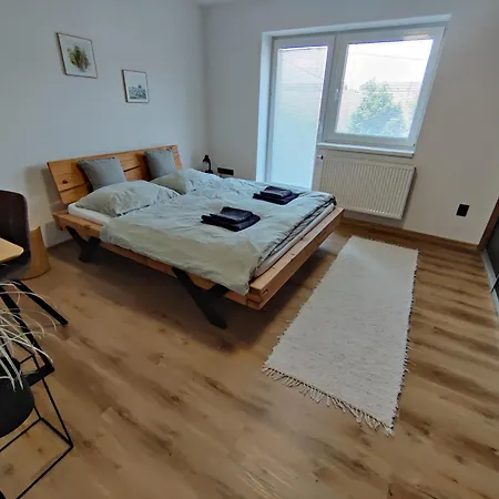 V Centre Mesta Appartement *